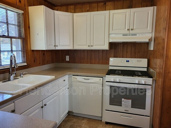 Foto del edificio - 7512 Briardale Dr