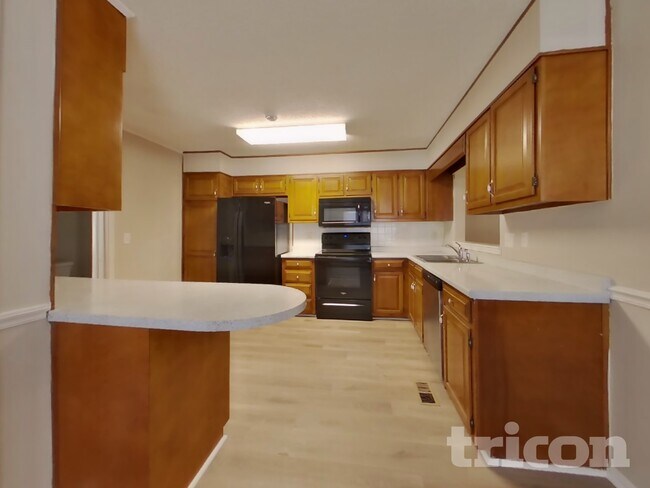 Foto del edificio - 6971 Springwood Dr