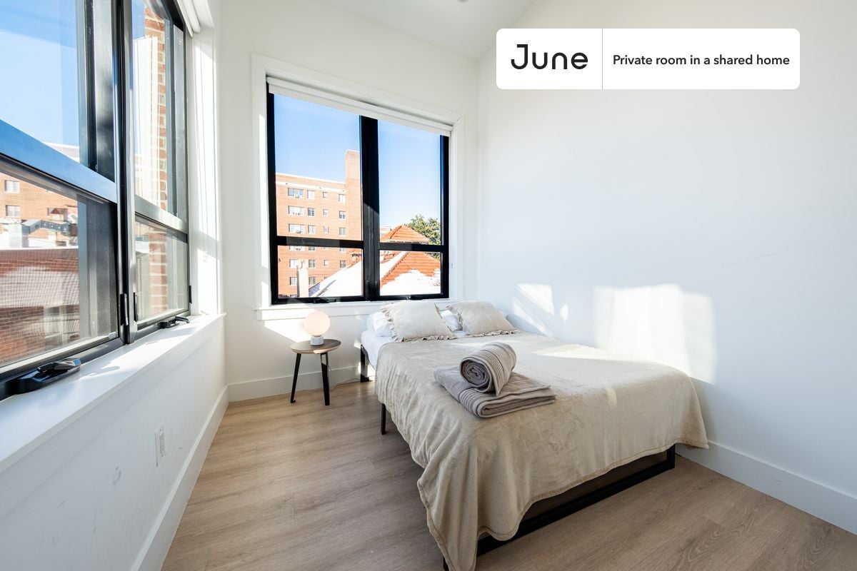 Room in Shared 4 bed/2 bath home - Room in Shared 4 bed/2 bath home