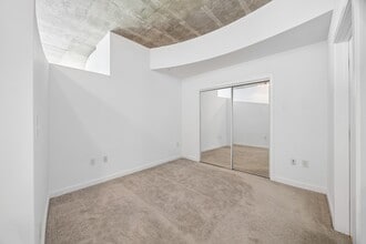 Building Photo - 5925 Almeda Rd