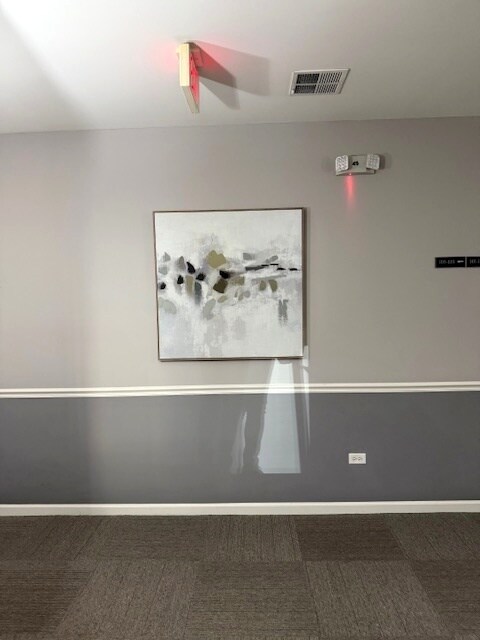 Foto del edificio - 275 E Railroad Ave