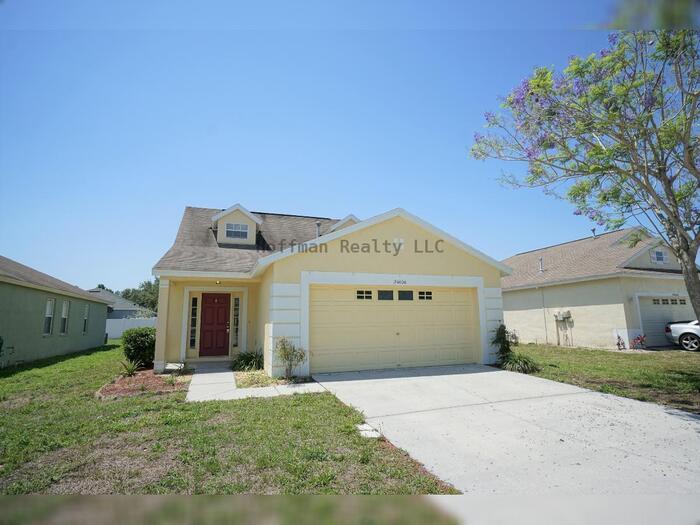 Foto principal - 4-Bed, 2-Bath, 2-Car Garage, 2-story home ...