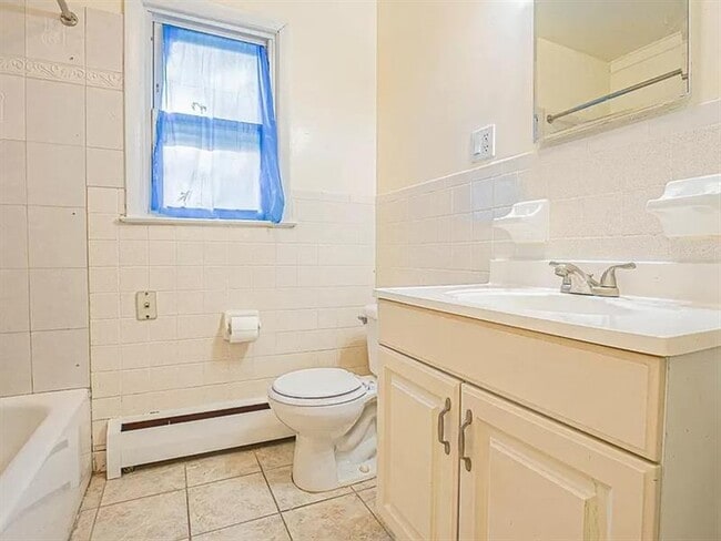 Building Photo - Freshly Painted