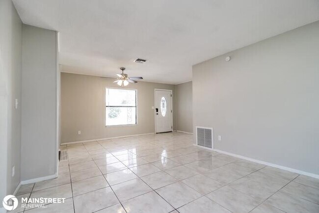 Foto del edificio - 1884 WILLIE MAYS PKWY, ORLANDO, FL 32811