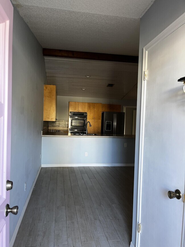 Building Photo - 5584 Cabot Dr N