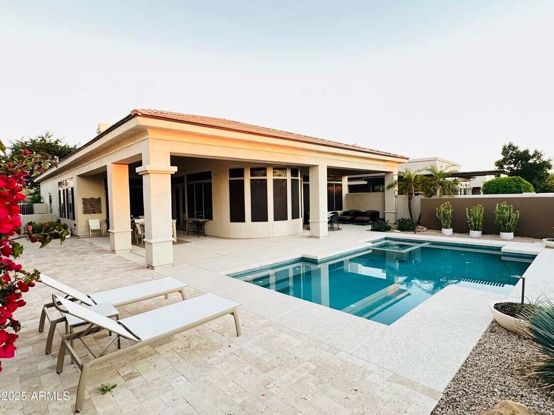 Foto del edificio - 19838 N 84th St