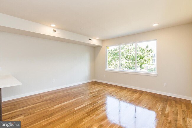 Building Photo - 1647 Germantown Ave