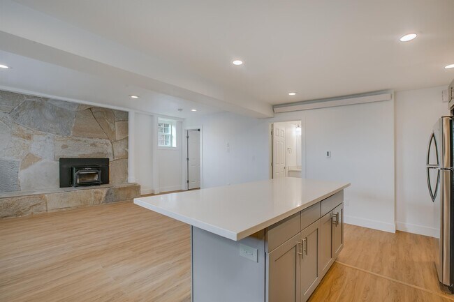 Building Photo - 1502 N 41st St
