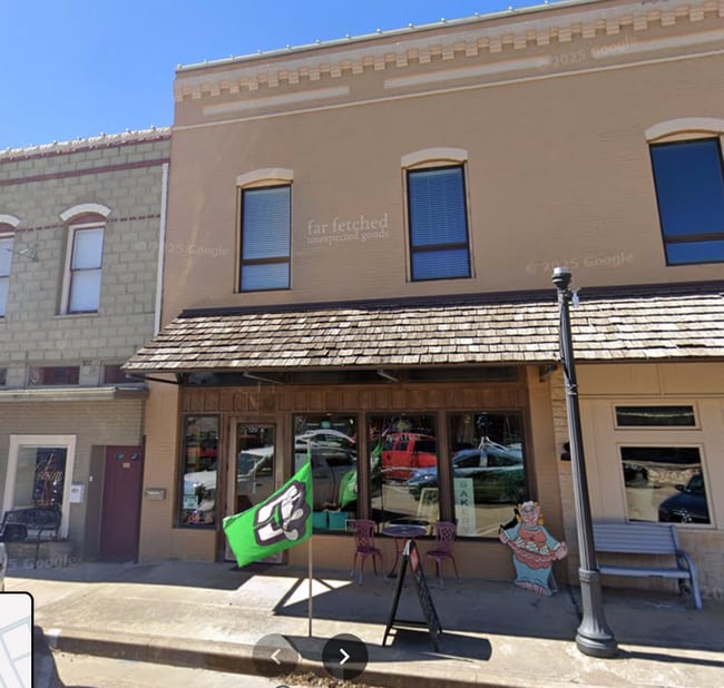 View of building from main street. - 121 Clifton Art Aly