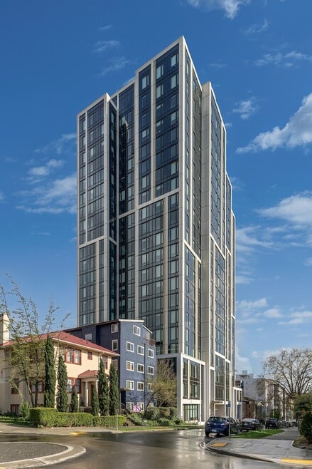 Building Photo - The Accolade