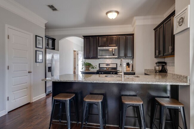 Building Photo - Nicely Appointed 3 Bedroom, 3 bath townhome