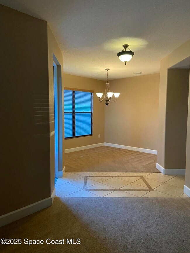 Foto del edificio - 2552 Glenridge Cir