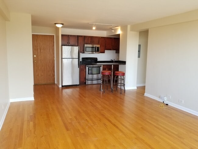 Building Photo - 4180 N Marine Dr