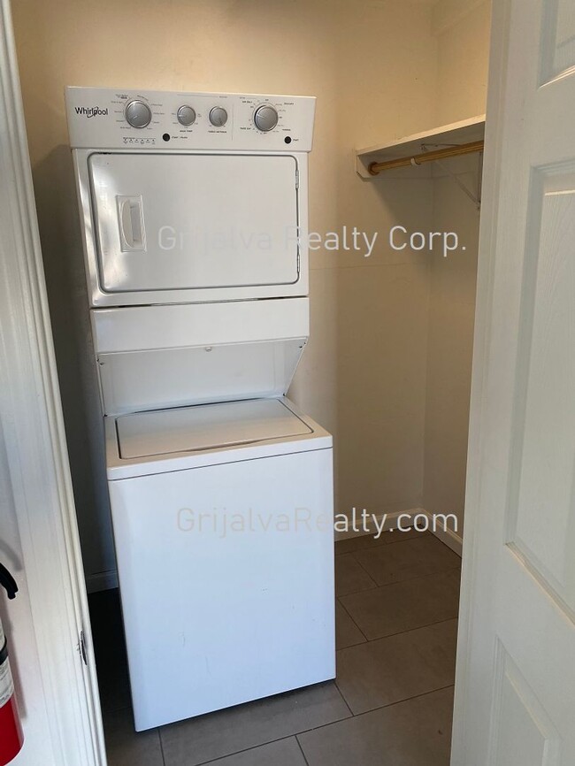 Building Photo - 2930 N Winstel Blvd