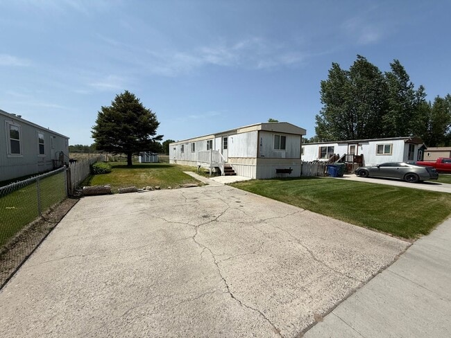 Building Photo - 3 Bed 2 Bath Fully Remodelled Mobile Home ...