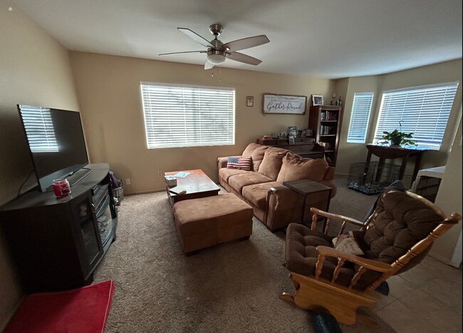 Foto del edificio - 810 E Saguaro St