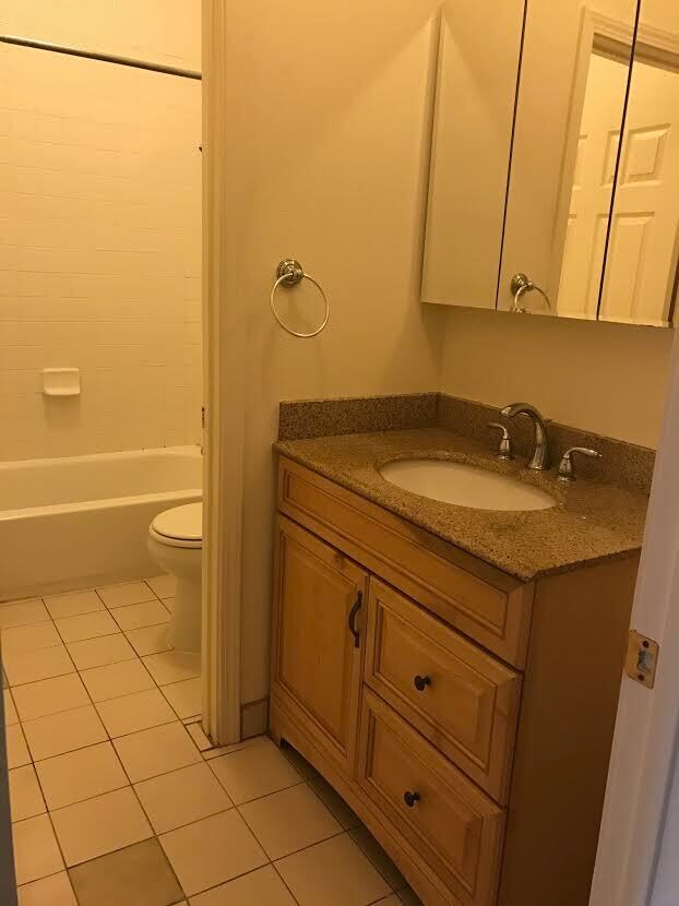 Building Photo - 2233 84th Ave