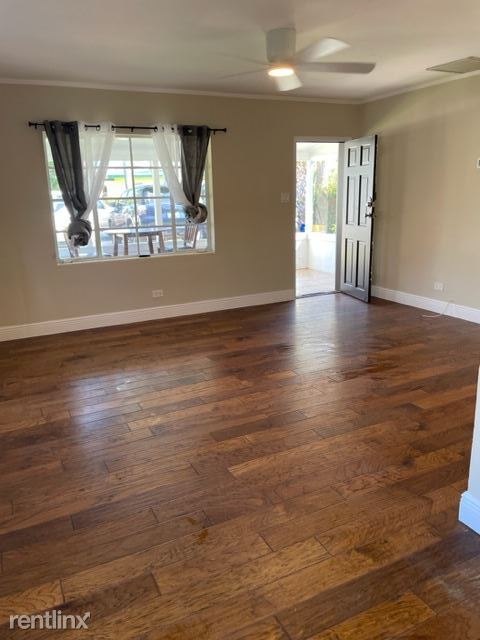 Building Photo - 2 br, 1 bath House - 634 Oak St