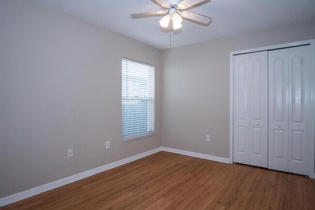 Building Photo - 10815 Lakeside Vista Dr
