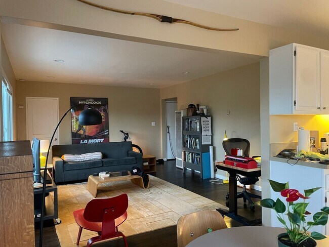 Foto del edificio - 2774 Madera Ave- 2407 LB/ 2029 L/ 2027 R