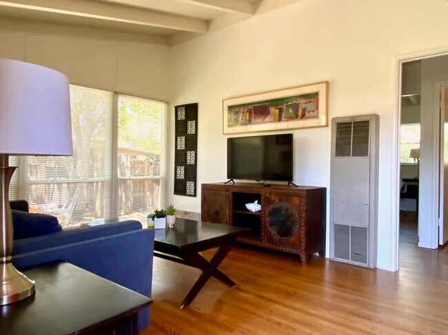 Building Photo - 251 El Carmelo Ave