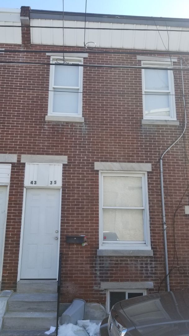 Foto del edificio - Spacious Home - Frankford