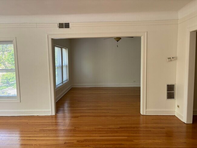 Foto del edificio - 2043 E 72nd Pl
