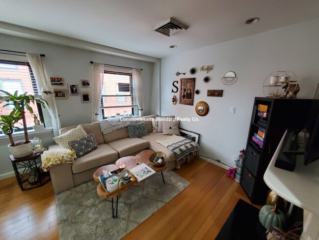 1661-1663 Washington St. Unit 504 - 1661-1663 Washington St. Unit 504 Apartment
