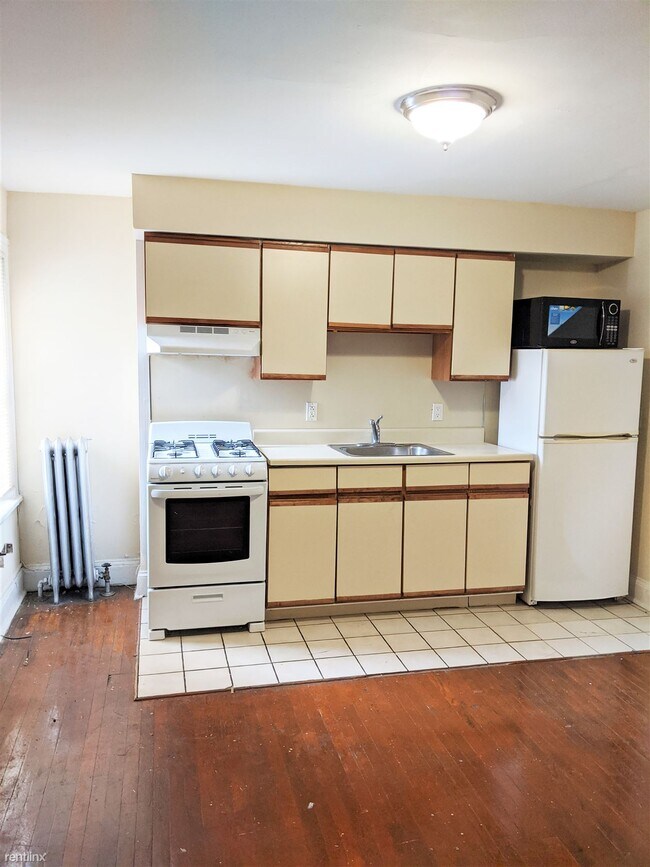 Building Photo - 1 br, 1 bath Apartment - 413 S 40th St