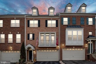 Building Photo - 9776 Corbett Cir