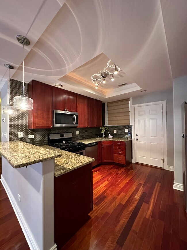 Foto del edificio - 528 W Cornelia Ave
