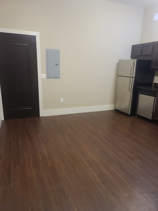 Foto del edificio - 411 N Brady St