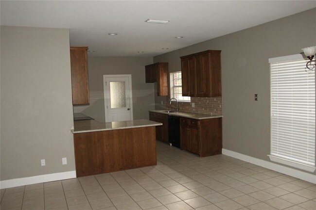 Foto del edificio - 9473 Wells Rd