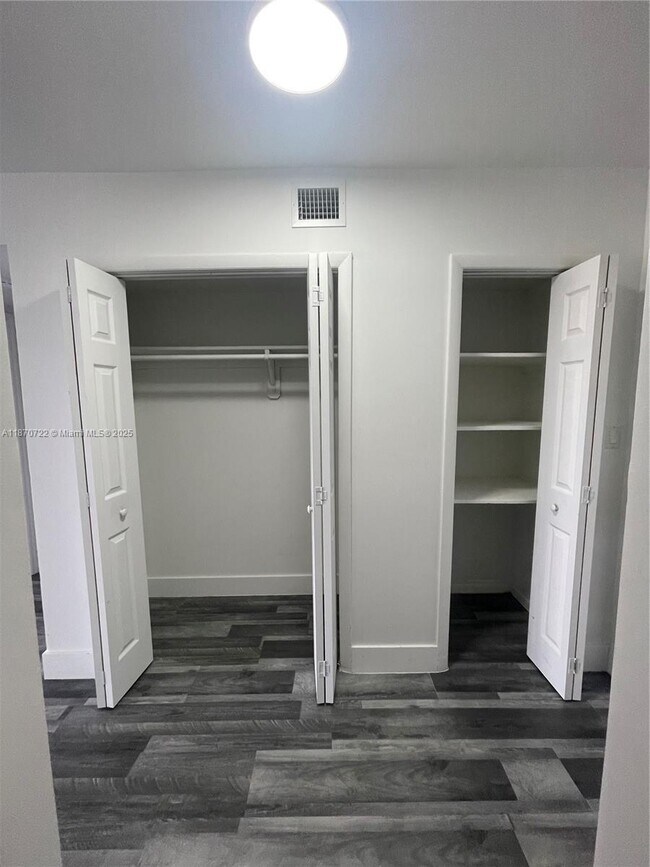 Building Photo - 6930 Miami Gardens Dr