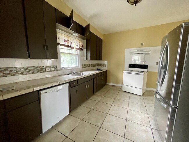 Foto del edificio - 1432 W Levee St