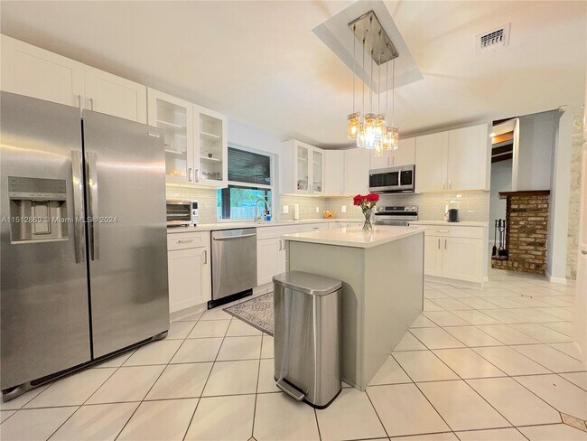 Building Photo - 9421 SW 147th St