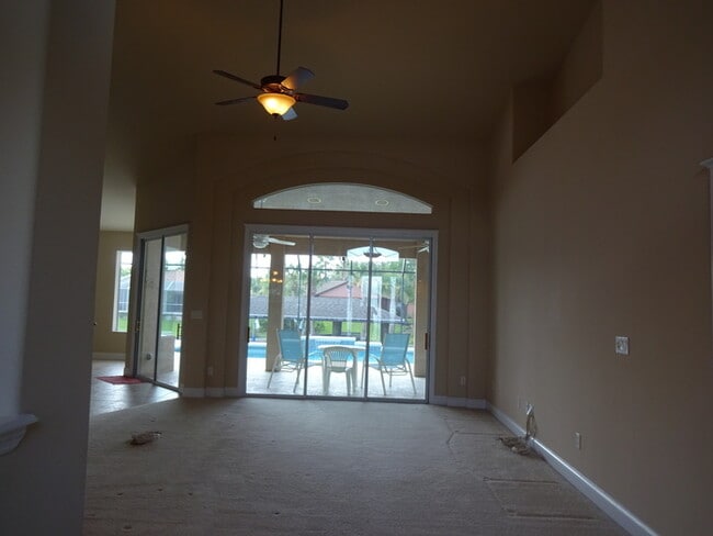 Building Photo - 7 Cherokee Ct W