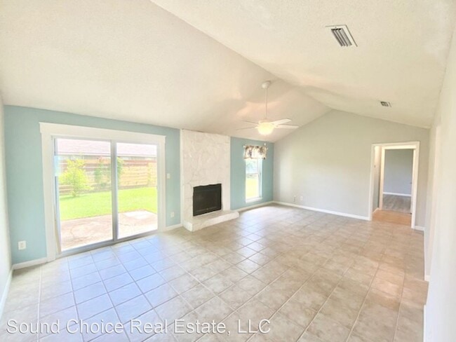 Foto del edificio - 3 br, 2 bath House - 303 Primrose Circle