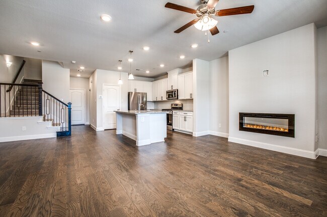 Foto del edificio - 7813 Sunset Blvd