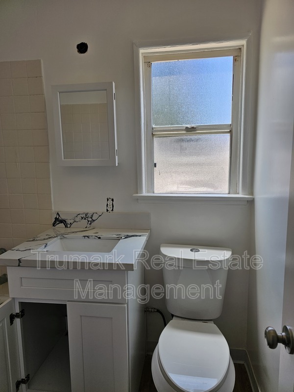 Foto del edificio - 1552 E Wilson Ave