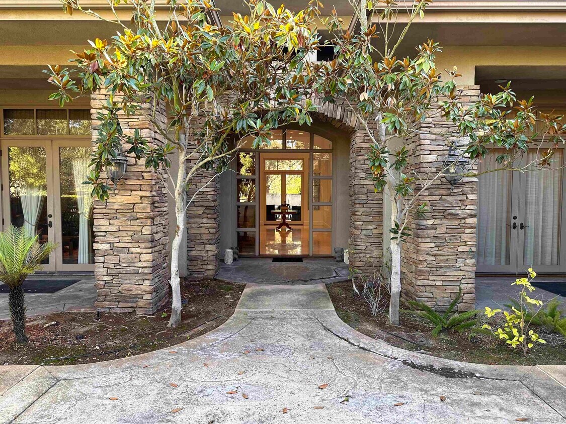 Primary Photo - 5299 Meadows Del Mar