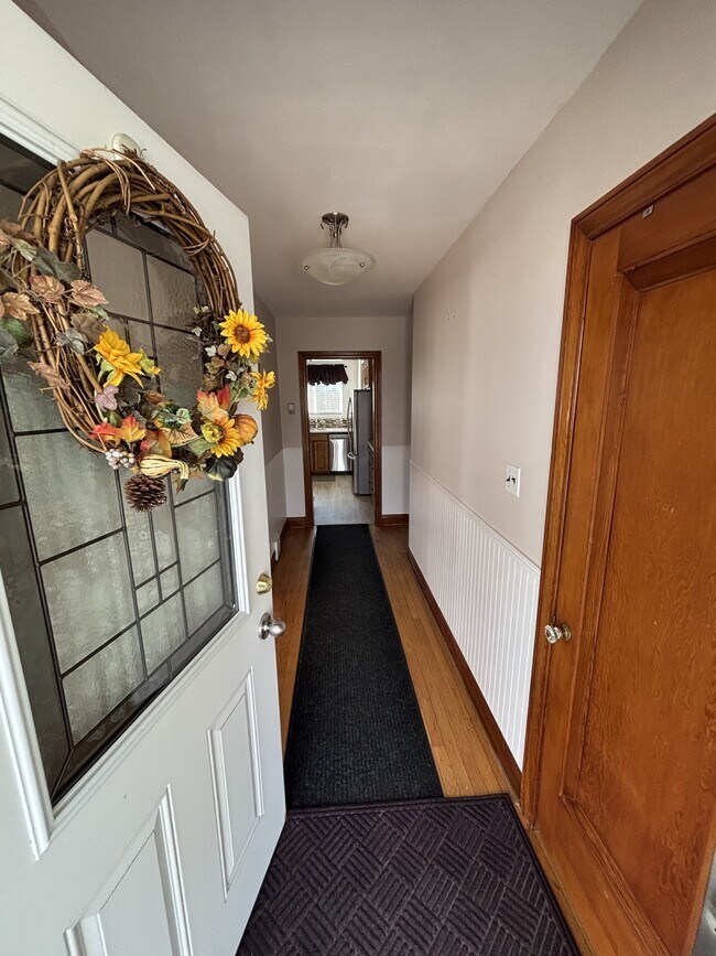 Photo du bâtiment - 1183 Chemong Rd