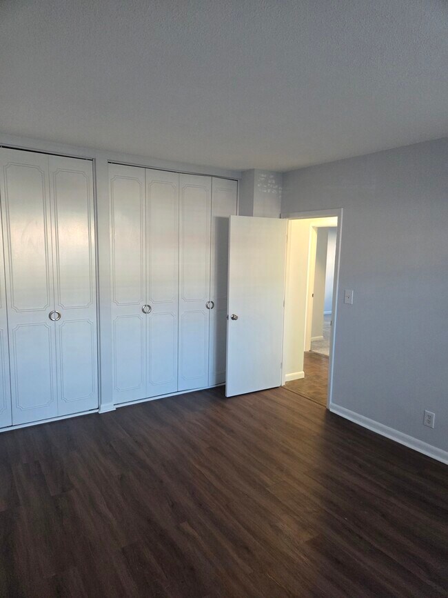 Foto del edificio - 190 Lake Shore Rd