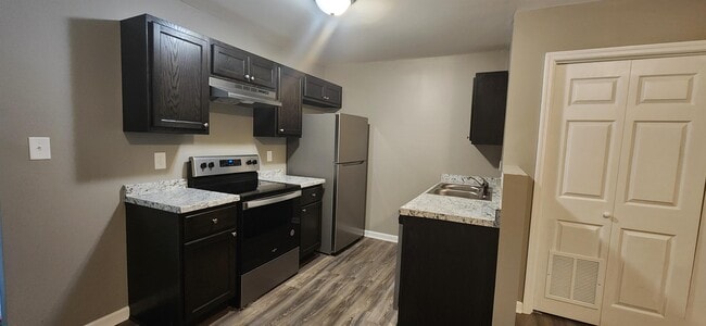 Building Photo - 610 Miller Ave