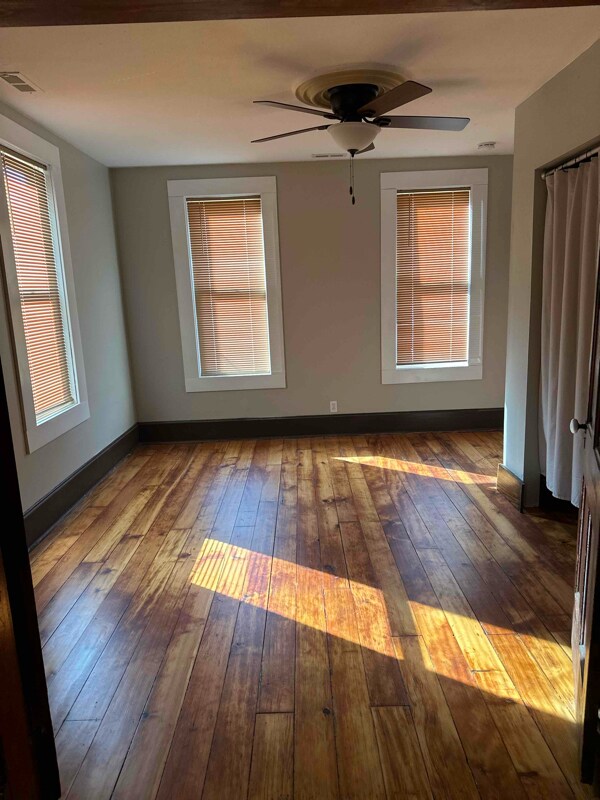 Foto del edificio - 489 Almond St