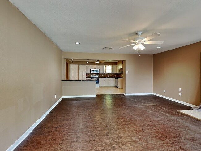 Foto del edificio - 107 Laurel St