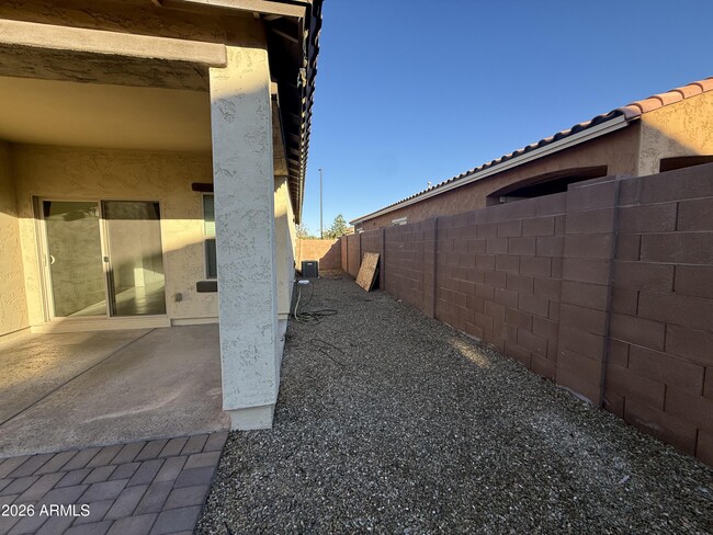 Foto del edificio - 2367 E Brigadier Dr