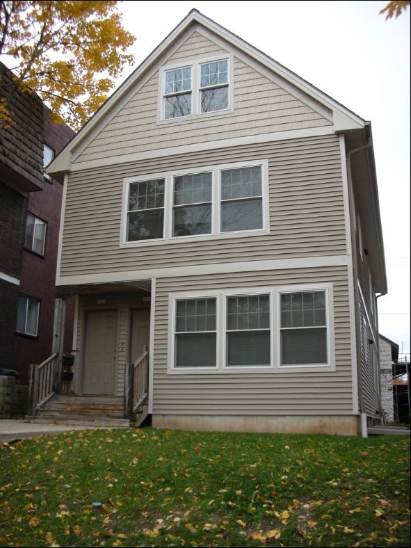 Foto del edificio - 3255 N Oakland Ave