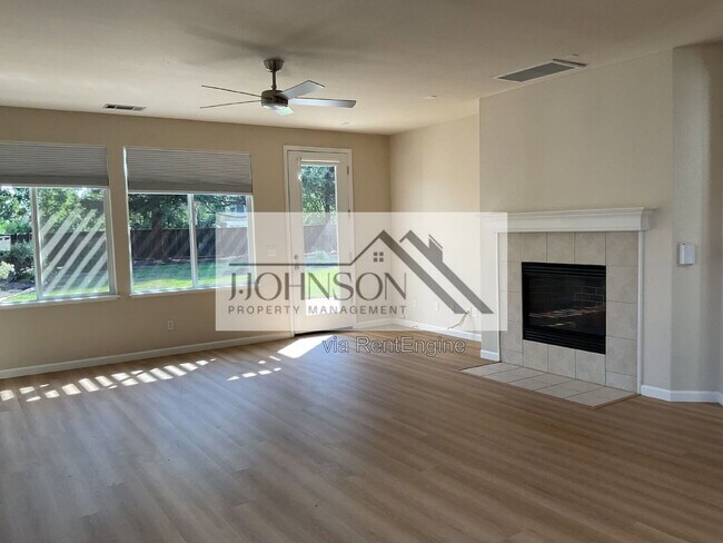 Building Photo - 2408 Victor Ct