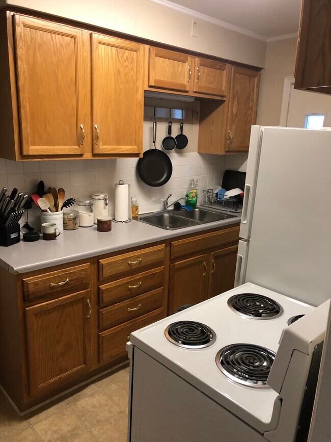 Kitchen 1104 - 1100 S 37th St